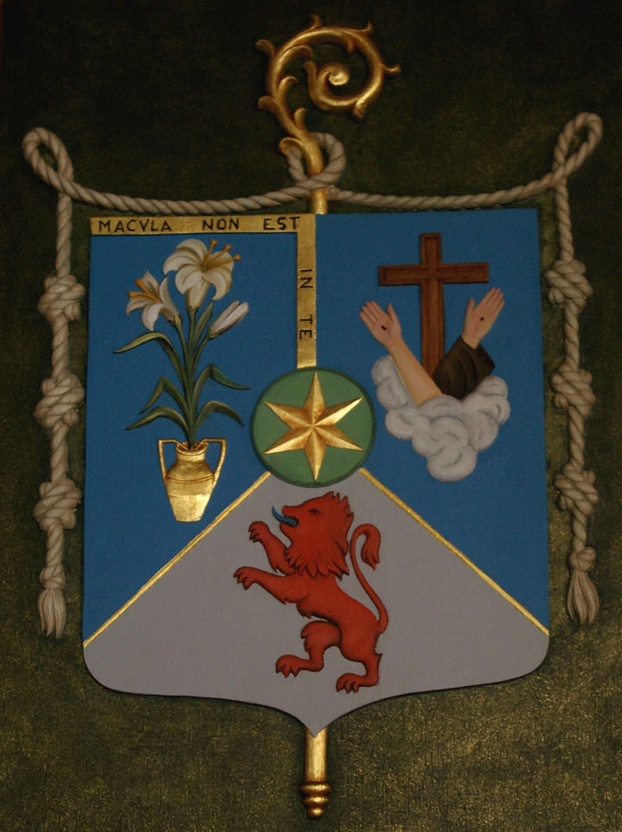 Escudo da Ordem da Imaculada Conceição, com lírios, leão rampante, estrela e cruz